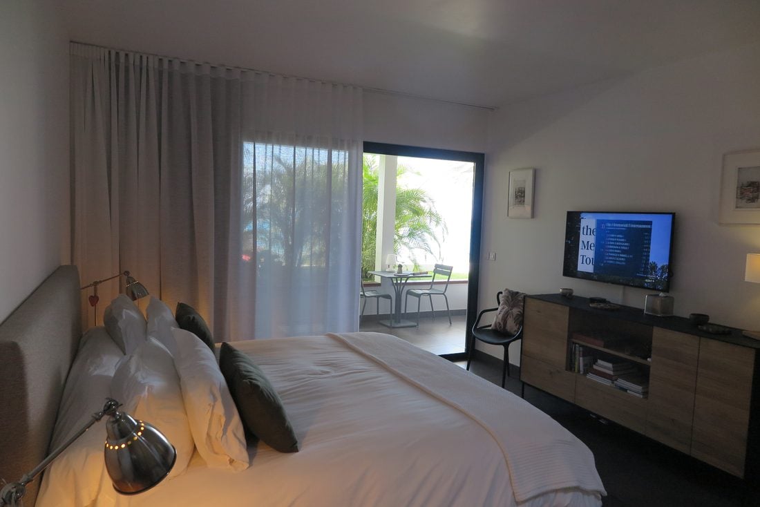 Bedroom opening onto the terrace
